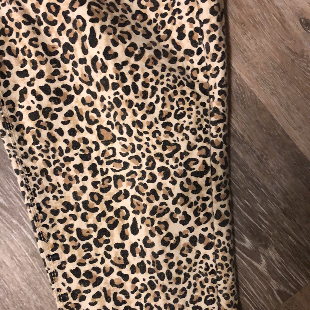EST. 1946 Denim Leopard Print Crop Jeans - Picture 2 of 7